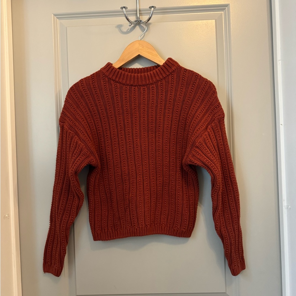 Universal Threads Crew Neck Sweater